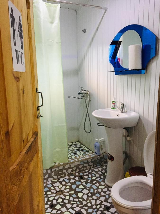 Nadiani Hostel Omalo Eksteriør billede